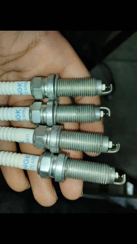 spark plug original or for hi bride n non hi bride cars 4