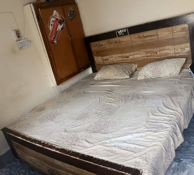 kING SIZE BED WITH MATTRESS 1