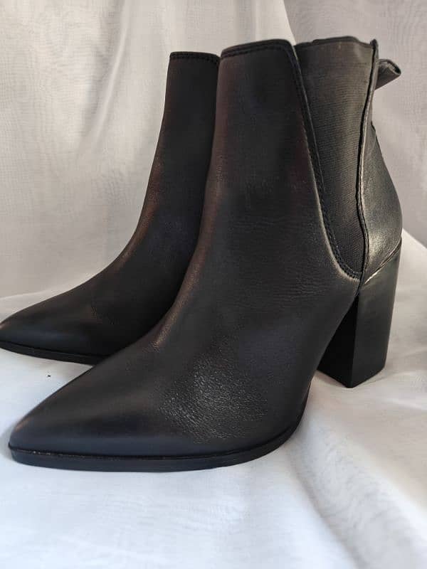 Steve Madden Black Leather Heeled KNOXI Boot (Women's Size7- 8) 1