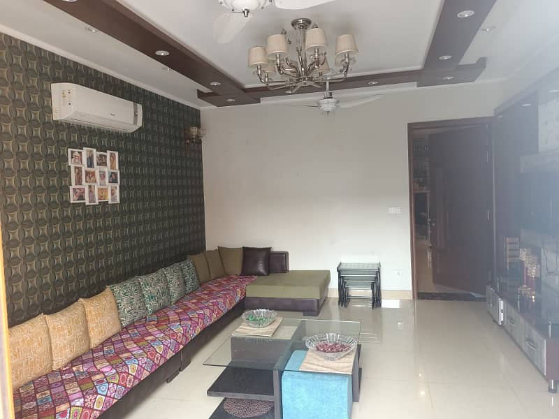 MM Alam Road 1 Kanal upper potion 3 bed gulberg 3 for office or residential 5