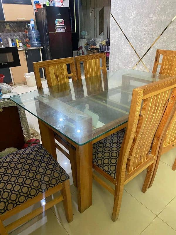 Dining table for sell 35000 6chair 2