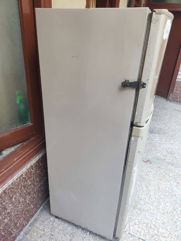 Dawlance refrigerator used condition shown in picture full ok working 1