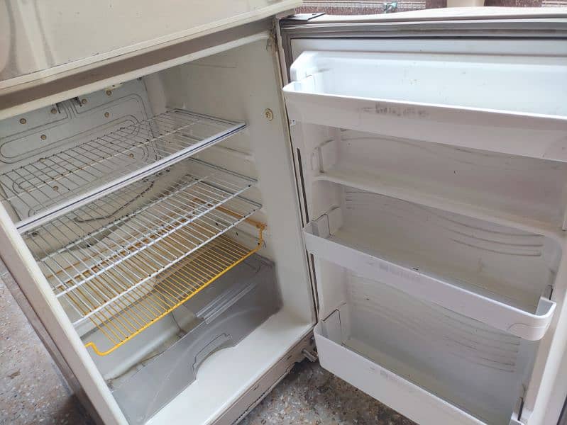 Dawlance refrigerator used condition shown in picture full ok working 5