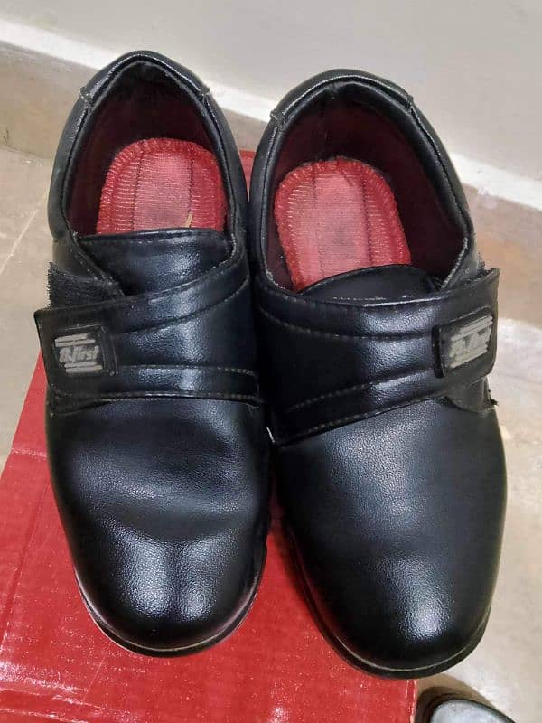 Black school shoes size 9 inches for 6 year boy 1