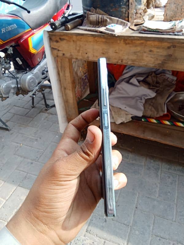 INFINIX NOTE 30 3