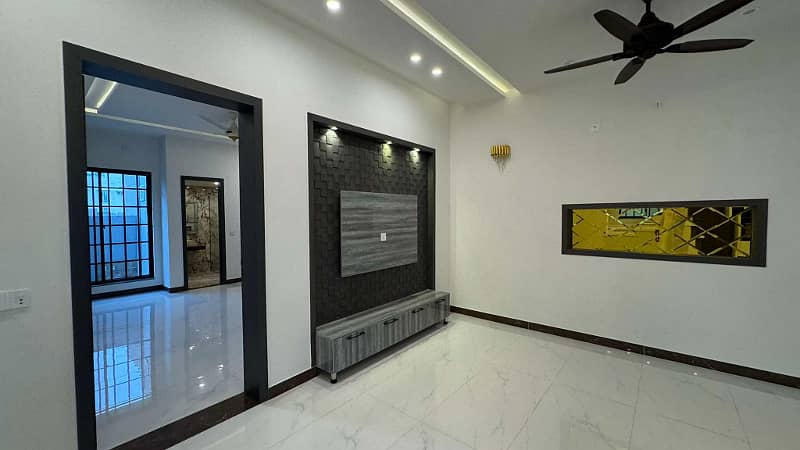 LUXURY 10.75 MARLA HOUSE FOR SALE IN BAHRIA TOWN LAHOPRE 18