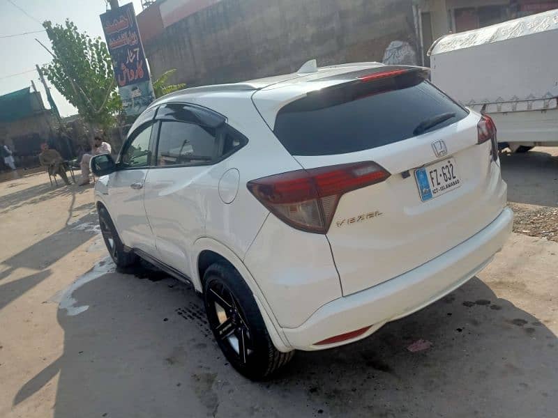 Honda Vezel 2015/2016 Z package ( Home use car in good condition ) 5