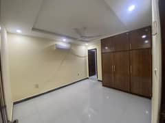 3bedrooms beautiful unfurnished apartment available for Rent in E 11 main margalla road