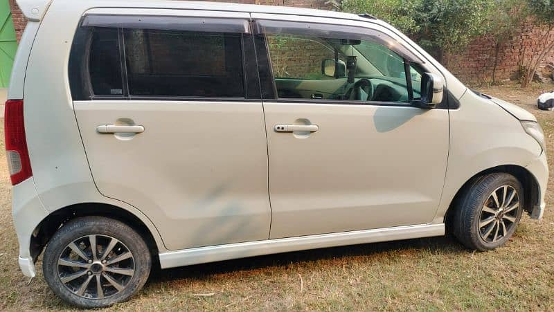 Suzuki Wagon R 2012 3