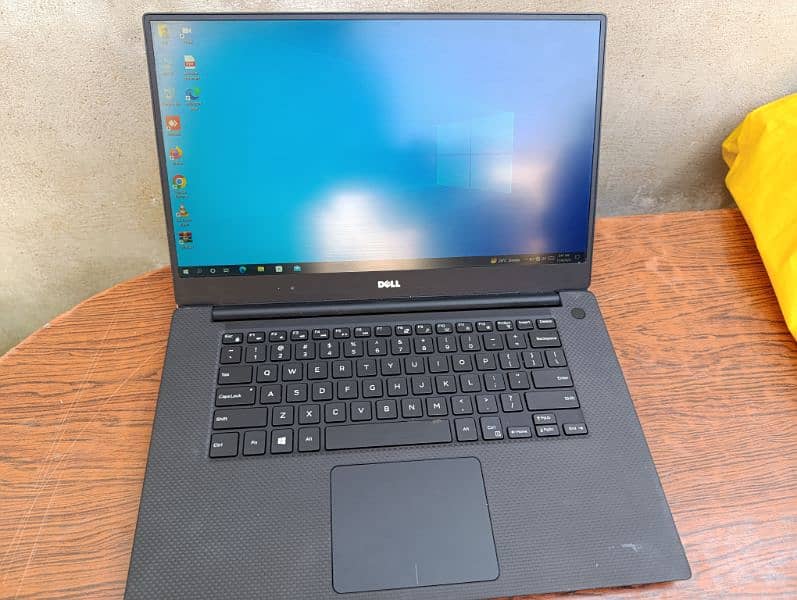 Dell Precision 5520 |  i7 7th Gen | 8gb Ram | 4gb Graphic card 2