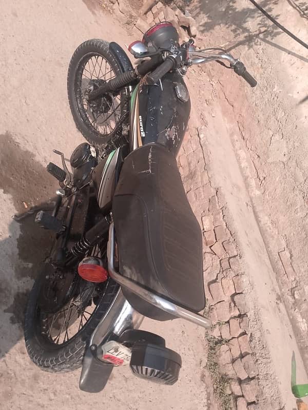 honda 125 lahore number ha 7