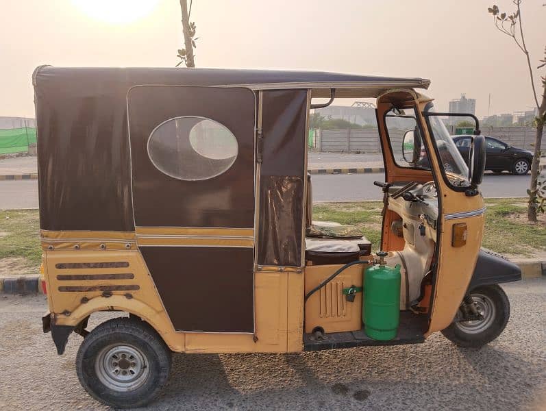 SIWA AUTO RICKSHAW FOR SALE ALL OK CONDITION. 3