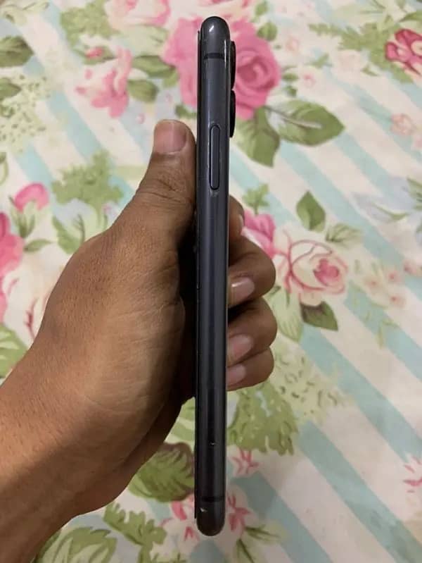 Iphone 11 64GB Waterpack Non PTA 6