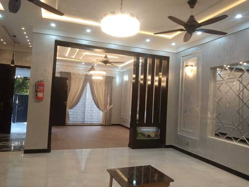 10 Marla Luxury House Available For Sale in Janiper Block Bahria Town Lahore 6