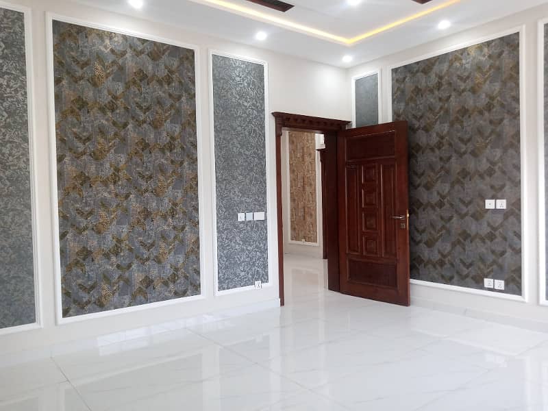 1 Kanal Luxury House Available For Sale in Jasmine Block Bahria Town Lahore 0