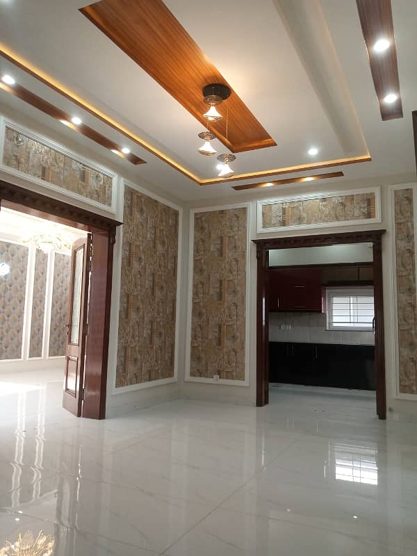 1 Kanal Luxury House Available For Sale in Jasmine Block Bahria Town Lahore 8