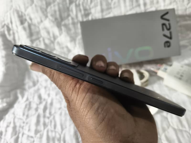 Vivo v27e 3