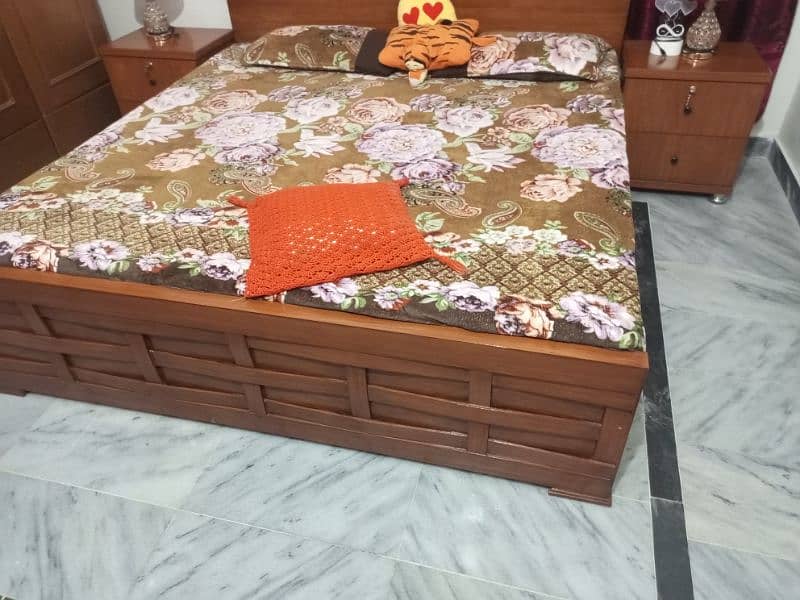 wooden bed set for sale totally new just one day use 2