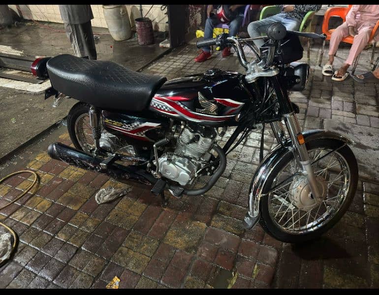 Honda 125 for sale in new like Condition 0