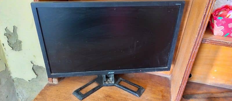 Accer 19inch  lcd 1