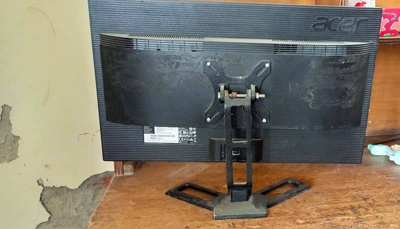 Accer 19inch  lcd 2