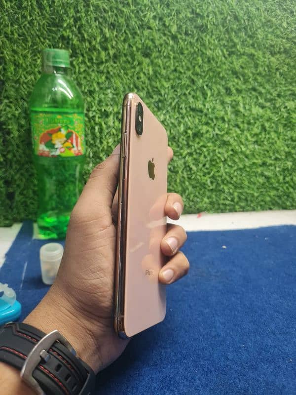 I phone xs max 1