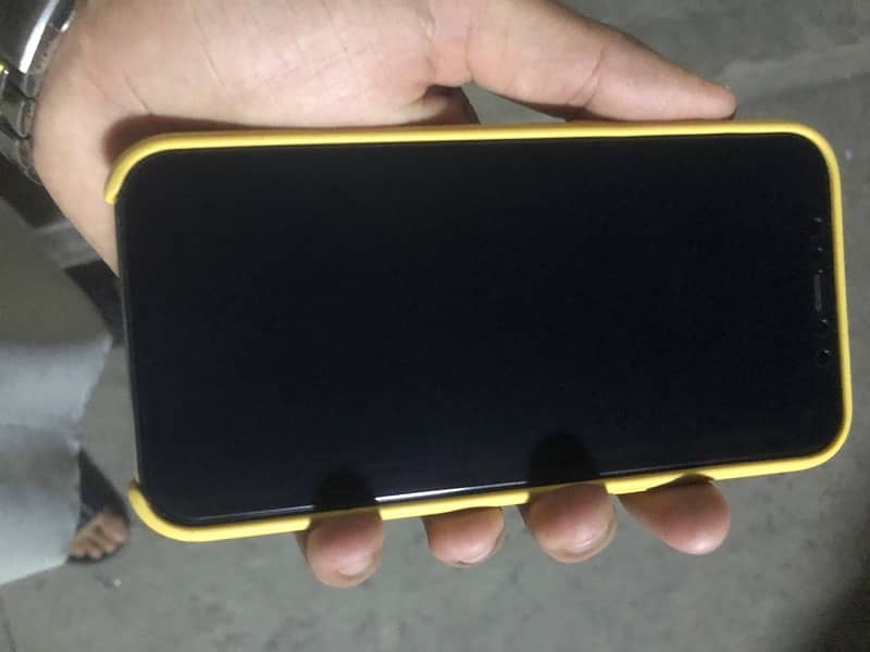 iPhone 11 Pro 64gb PTA ok 5