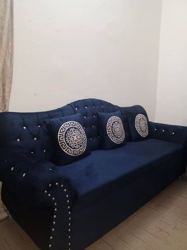 Selling sofa set 5seater  in brand new condition 6