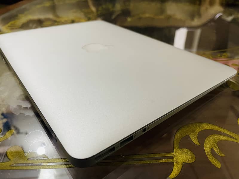 Apple MacBook Air 2013 13 inch Core i5 0