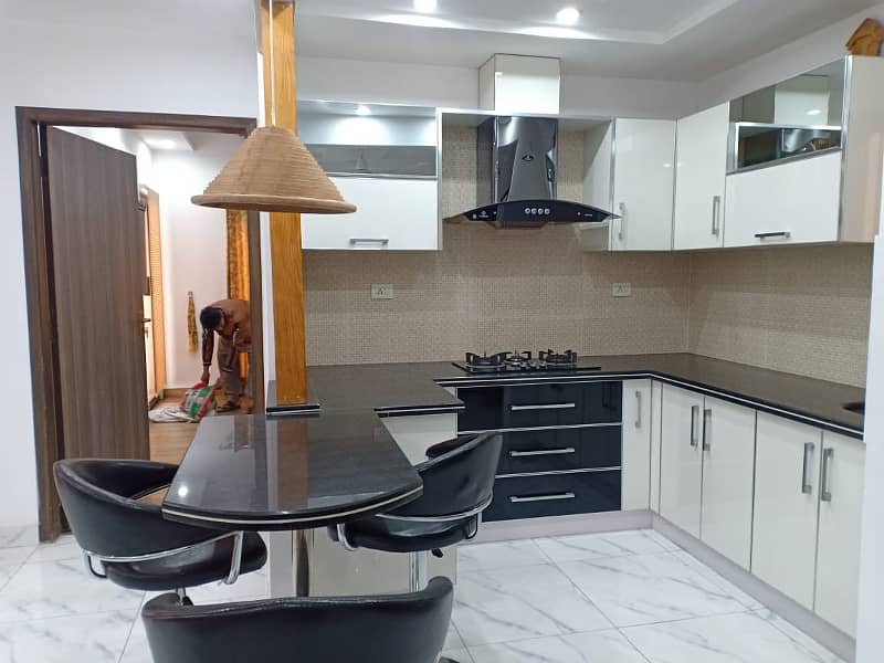 2 Bed Almost New Flat (4.5 Marla) on Ground Floor is Available for Sale In Askari-11,Lahore 3