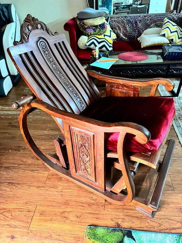 wooden rocking chair 0