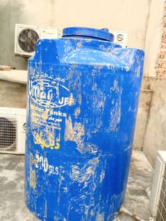 water Tanki 200 GLS bubble plaii good condition urgent sale