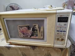 Rs 7500 -Microwave Owen - Working - Used - 8/10 Condition - Negotiable