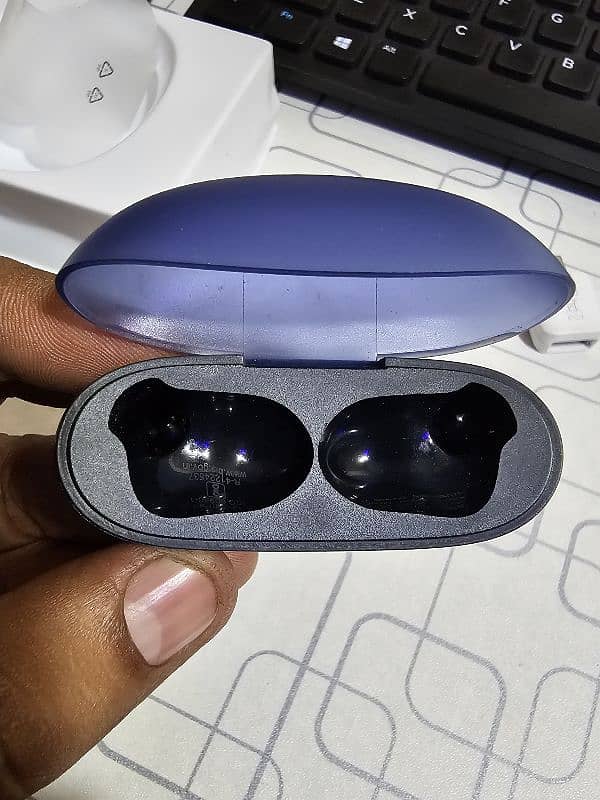 Realme buds air 3 neo new condition 3 months used 7