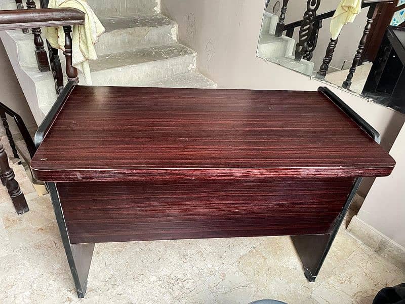 Study Table polished like new medium size 3