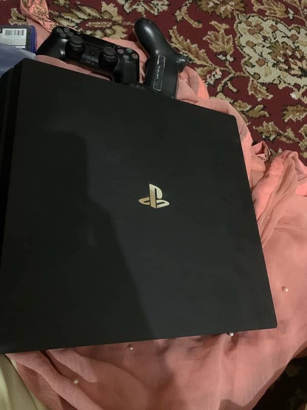 PS4 PRO 1TB + 2 CONTROLLERS AND 3 GAMES (TAKKEN 7)(UNCHARTED4) 4