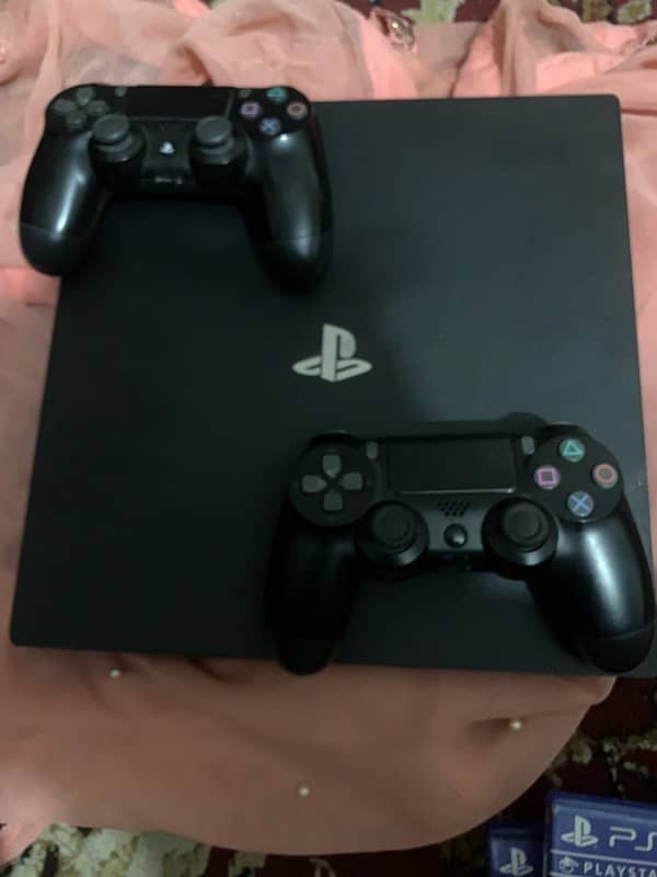 PS4 PRO 1TB + 2 CONTROLLERS AND 3 GAMES (TAKKEN 7)(UNCHARTED4) 5