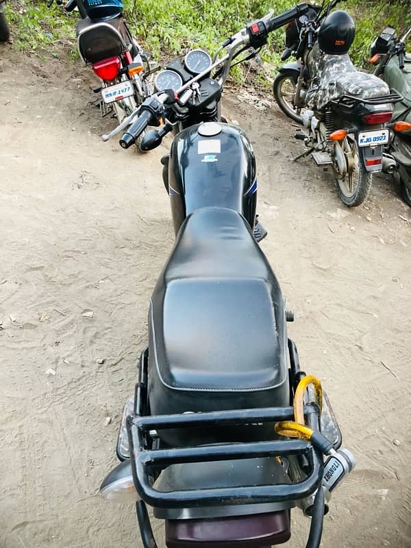 Suzuki 150GS Model 2014 1