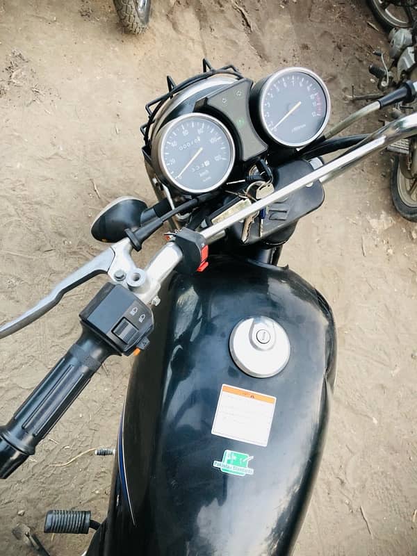 Suzuki 150GS Model 2014 3