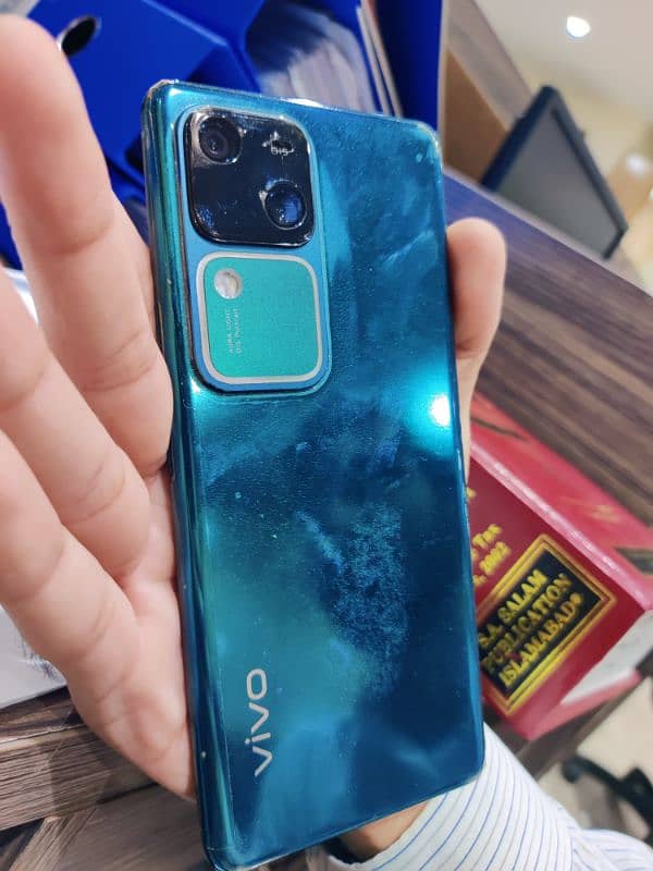 Vivo v30 1