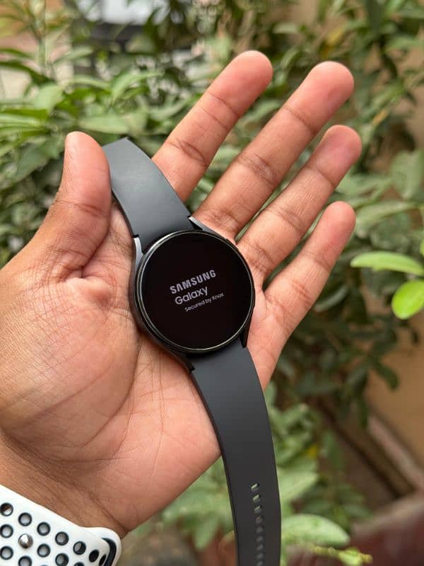 Samsung Galaxy Watch 5 LTE E-Sim Model 4