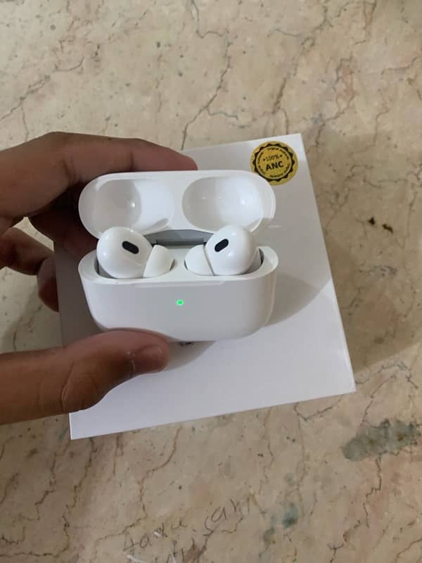 apple AirPods Pro 2 4