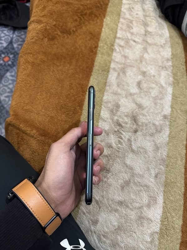 iphone 11 pro max 5