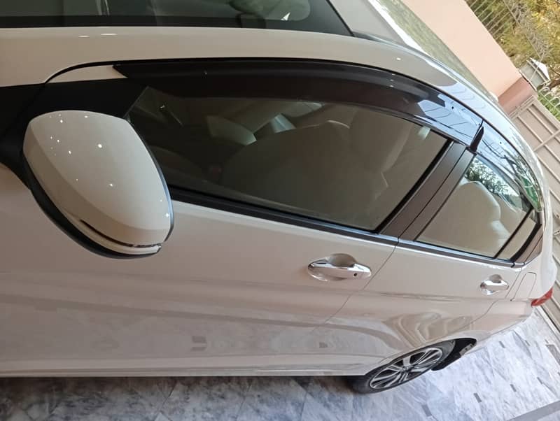 Honda City Aspire Cvt 2022 Almost Brandnew Car 10