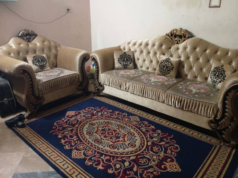 6 siter sofa set 2 yeas use howy hain achi halat me hain 3