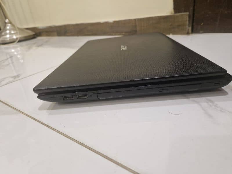 Acer Aspire 5551, dual core 2.1Ghz, 128gb ssd, 4gb ram 15