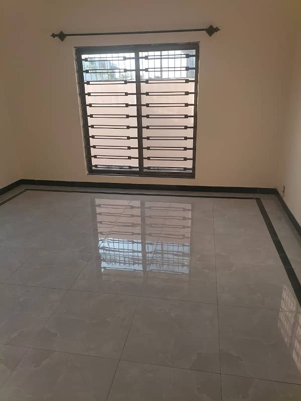 10 marala House without gase avilable for rent in sector G 8