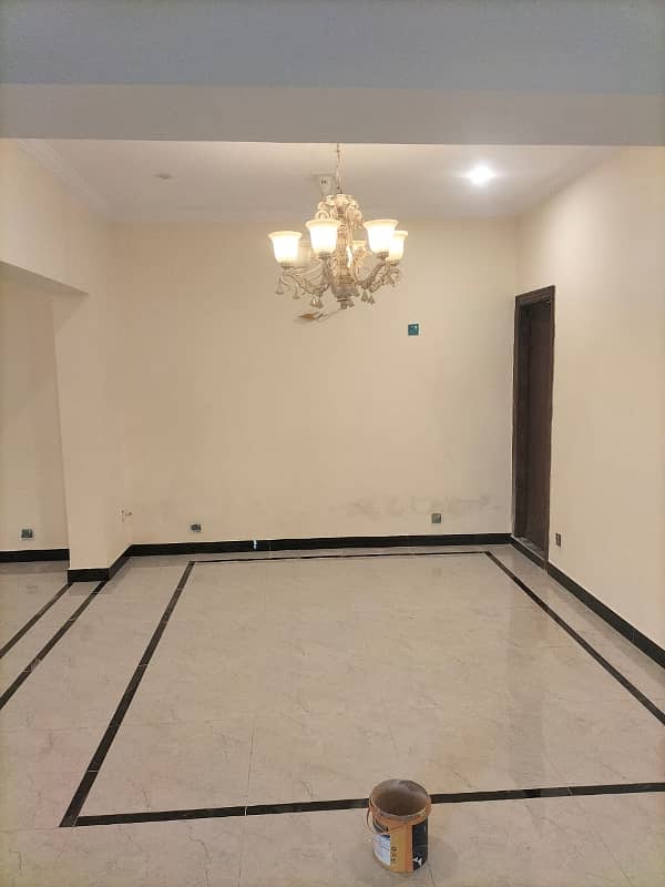 10 marala House without gase avilable for rent in sector G 10