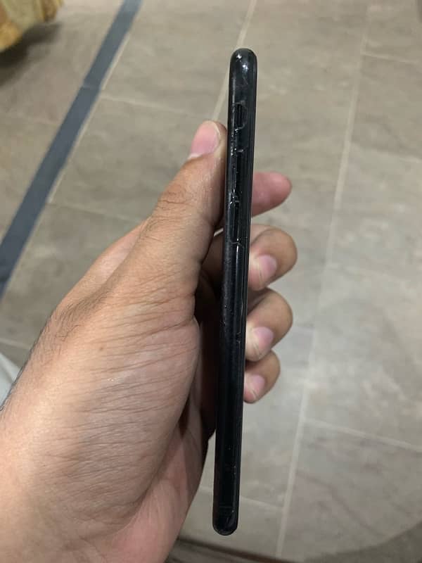 iPhone 7 128 Gb Non PTA 3