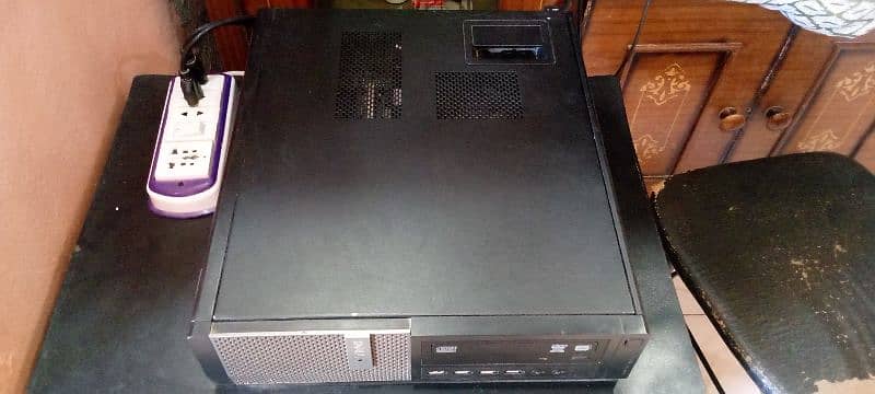 Dell Pc full setup graphic card 1 GB with monitor 20 inch 2